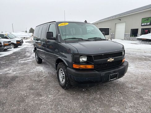 Used 2017 Chevrolet Express 2500 LS image 1