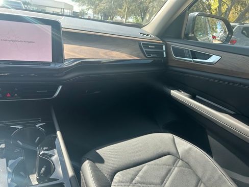 New 2026 Volkswagen Atlas SE FWD image 11