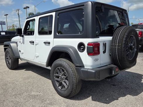Used 2025 Jeep Wrangler Unlimited Sport AWD/4WD image 5