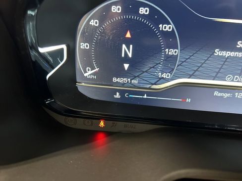 Used 2022 GMC Yukon XL Denali image 18