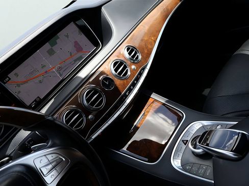 Certified 2015 Mercedes-Benz S 550 4MATIC Sedan image 21