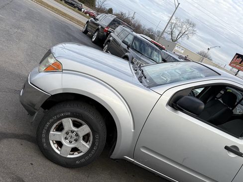 Used 2006 Nissan Frontier SE w/ (P01) Power Pkg image 4