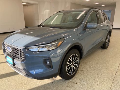 Used 2025 Ford Escape SE image 9