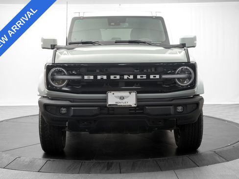 Used 2024 Ford Bronco Outer Banks AWD/4WD image 2