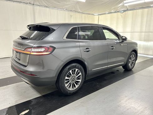Used 2022 Lincoln Nautilus AWD w/ Premium Package image 2