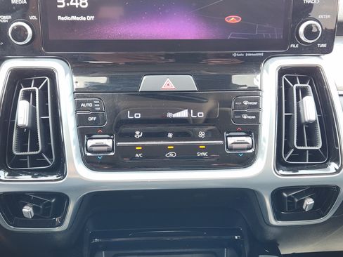 Used 2022 Kia Sorento SX AWD/4WD image 18