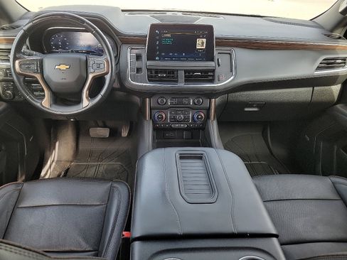 Used 2024 Chevrolet Suburban High Country w/ Advanced Technology Package image 9