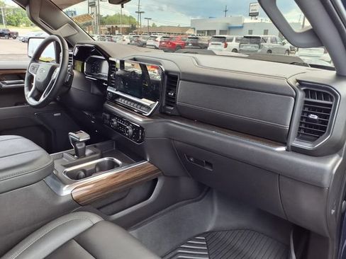 Used 2023 Chevrolet Silverado 1500 LT Trail Boss w/ LT Trail Boss Premium Package AWD/4WD image 85