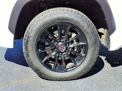 Used 2023 Toyota Tundra SR5 w/ SR5 Convenience Package RWD image 9