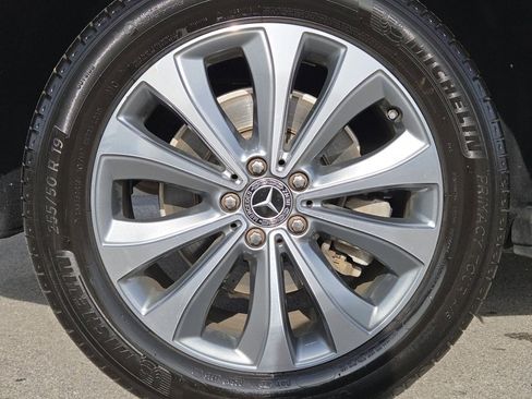 Used 2020 Mercedes-Benz GLE 350 4MATIC w/ Premium Package image 32