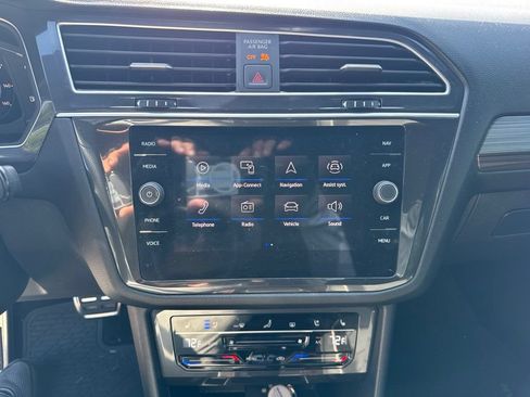 Certified 2024 Volkswagen Tiguan SEL R-Line AWD/4WD image 12