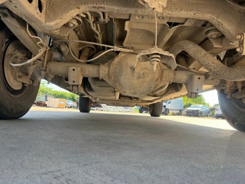 Used 2015 Chevrolet Express 2500 LT w/ LT Preferred Equipment Group image 26