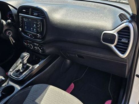 Used 2020 Kia Soul S FWD image 32