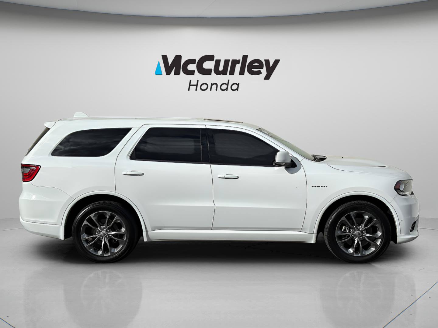Used 2020 Dodge Durango R/T w/ Technology Group AWD/4WD image 2