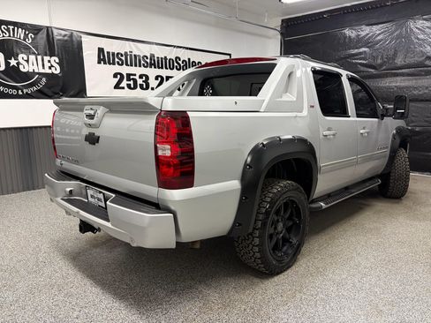 Used 2012 Chevrolet Avalanche LT w/ Suspension Package, Off-Road AWD/4WD image 3