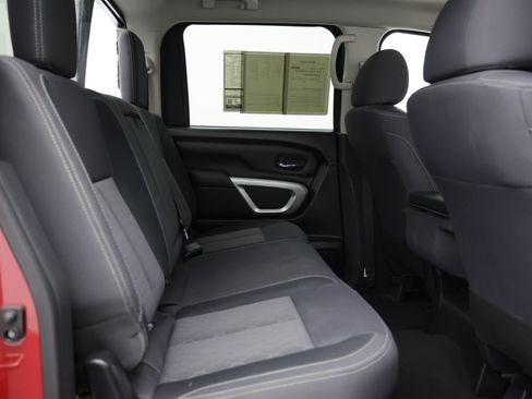 Used 2022 Nissan Titan SV RWD image 39