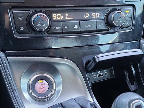 Used 2021 Nissan Maxima Platinum w/ Sport Mat Group image 18