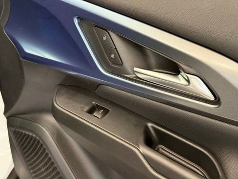 New 2026 Chevrolet Equinox EV LT image 23