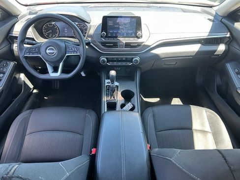 Used 2025 Nissan Altima 2.5 SV FWD image 29