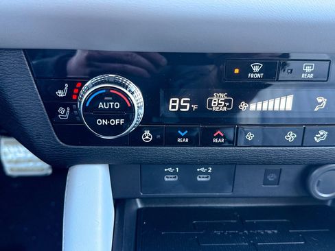 New 2025 Mitsubishi Outlander AWD image 35