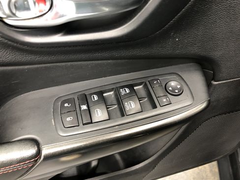 Used 2021 Jeep Cherokee Trailhawk w/ Trailer Tow Group image 16