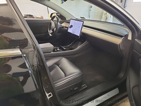 Used 2019 Tesla Model 3 Standard Range Plus RWD image 2