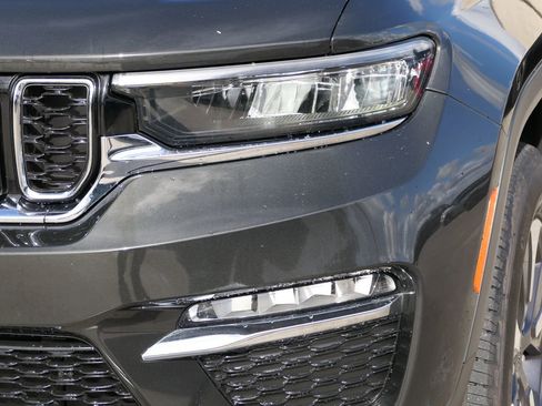 Used 2023 Jeep Grand Cherokee 4WD 4xe image 8