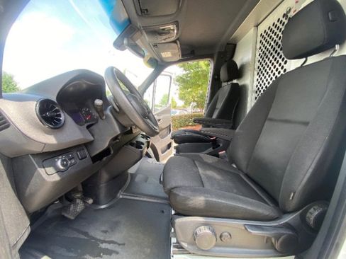 Used 2019 Mercedes-Benz Sprinter 2500 image 20