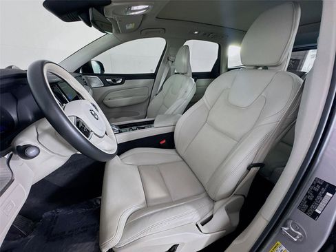Used 2023 Volvo XC60 B5 Ultimate AWD/4WD image 12