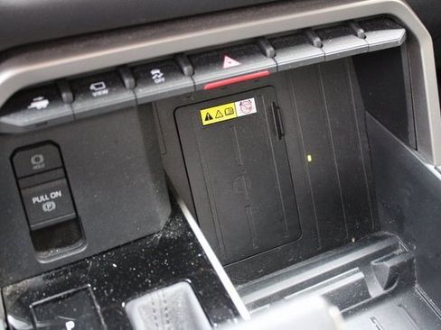 Used 2023 Toyota Tundra Limited image 27