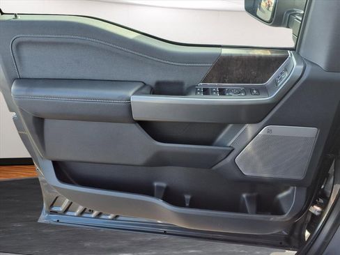 New 2026 Ford F250 Lariat w/ Chrome Package image 15