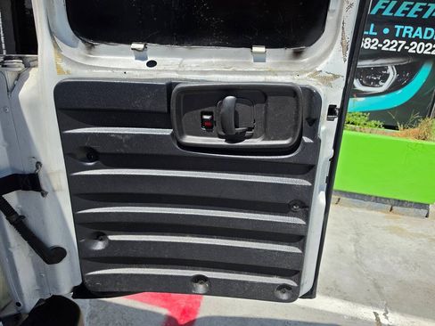 Used 2012 Chevrolet Express 2500 w/ Cold Climate Package RWD image 21