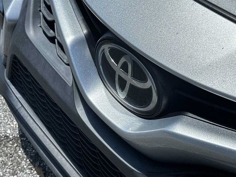 Used 2021 Toyota Camry SE FWD image 10