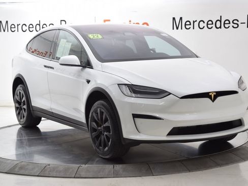Used 2022 Tesla Model X image 8