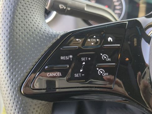 Used 2025 Mercedes-Benz Sprinter 2500 image 11