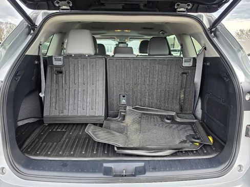 Used 2023 Toyota Highlander XLE image 17