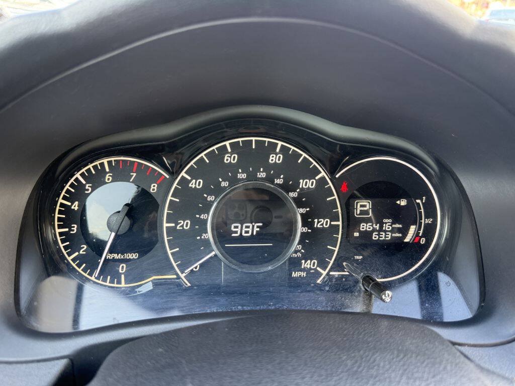 Used 2018 Nissan Versa Note SV FWD image 16