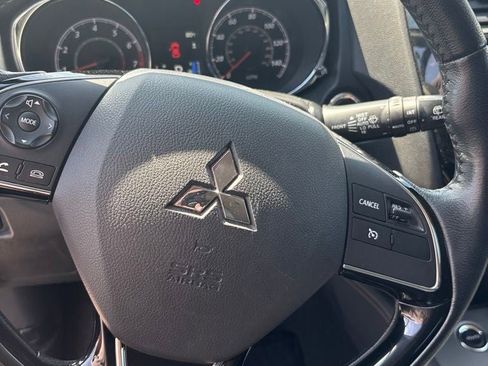 Used 2018 Mitsubishi Outlander Sport SEL AWD/4WD image 19