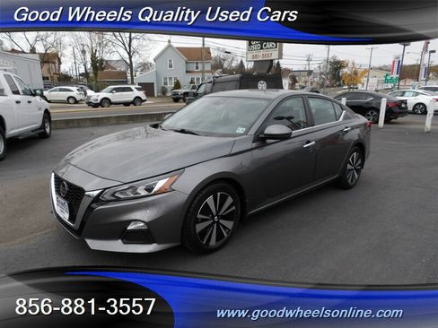 Used 2021 Nissan Altima 2.5 SV w/ SV Premium Package image 1