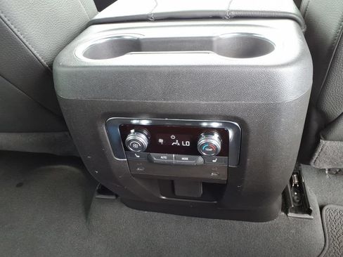 Used 2025 GMC Yukon Denali RWD image 18