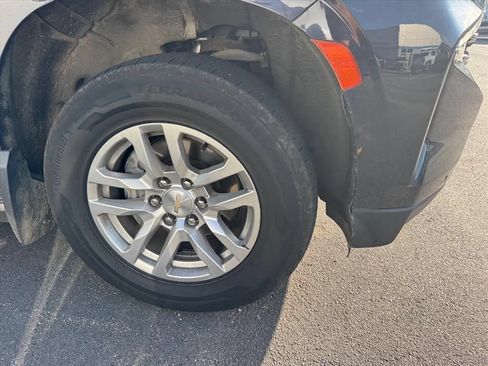 Used 2022 Chevrolet Suburban LS AWD/4WD image 2