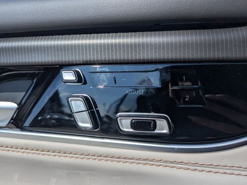 New 2026 Jeep Grand Wagoneer L Summit w/ Premium Group III image 17