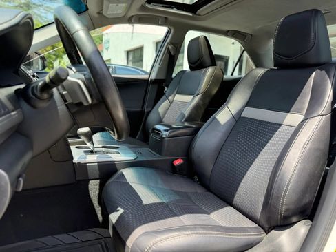 Used 2012 Toyota Camry SE FWD image 27