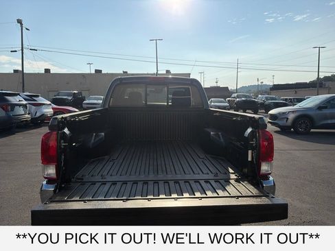 Used 2019 Toyota Tacoma SR AWD/4WD image 8