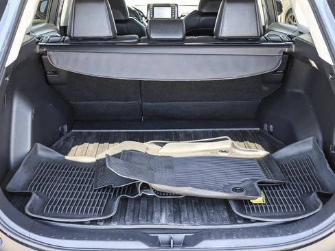 Used 2022 Toyota RAV4 XLE Premium FWD image 27