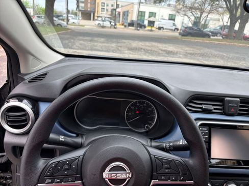 Used 2025 Nissan Versa SV image 29