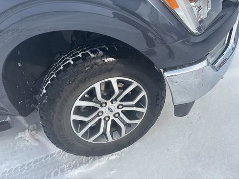 Used 2021 Ford F150 Lariat w/ Tow Technology Package image 4