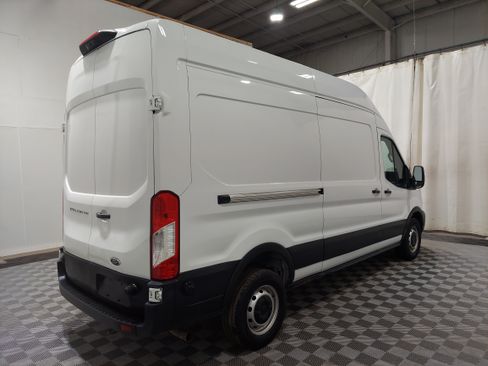 Used 2024 Ford Transit 250 148 High Roof RWD image 3