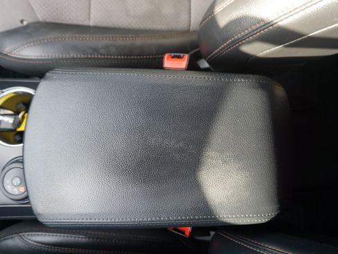 Used 2017 Ford Explorer XLT w/ Equipment Group 202A image 28