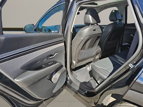 Used 2023 Hyundai Tucson Limited AWD/4WD image 11